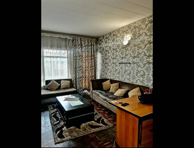 2 BEDROOM APARTMENT FOR SALE IN WYCHWOOD